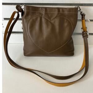 BRIGHTON C813296 SMALL BROWN LEATHER HEART CROSSBODY BAG